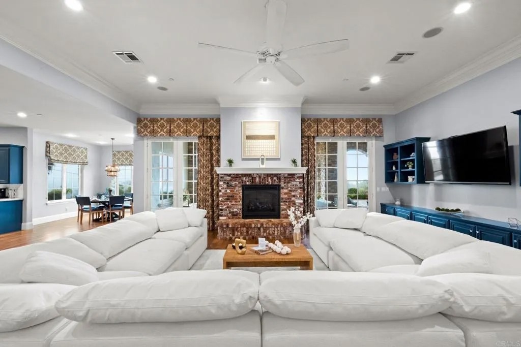 3401 Adams Run