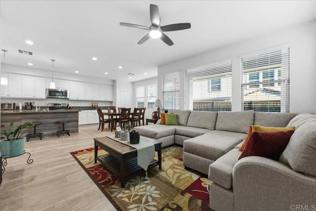 1184 Calle Oroblanco 3