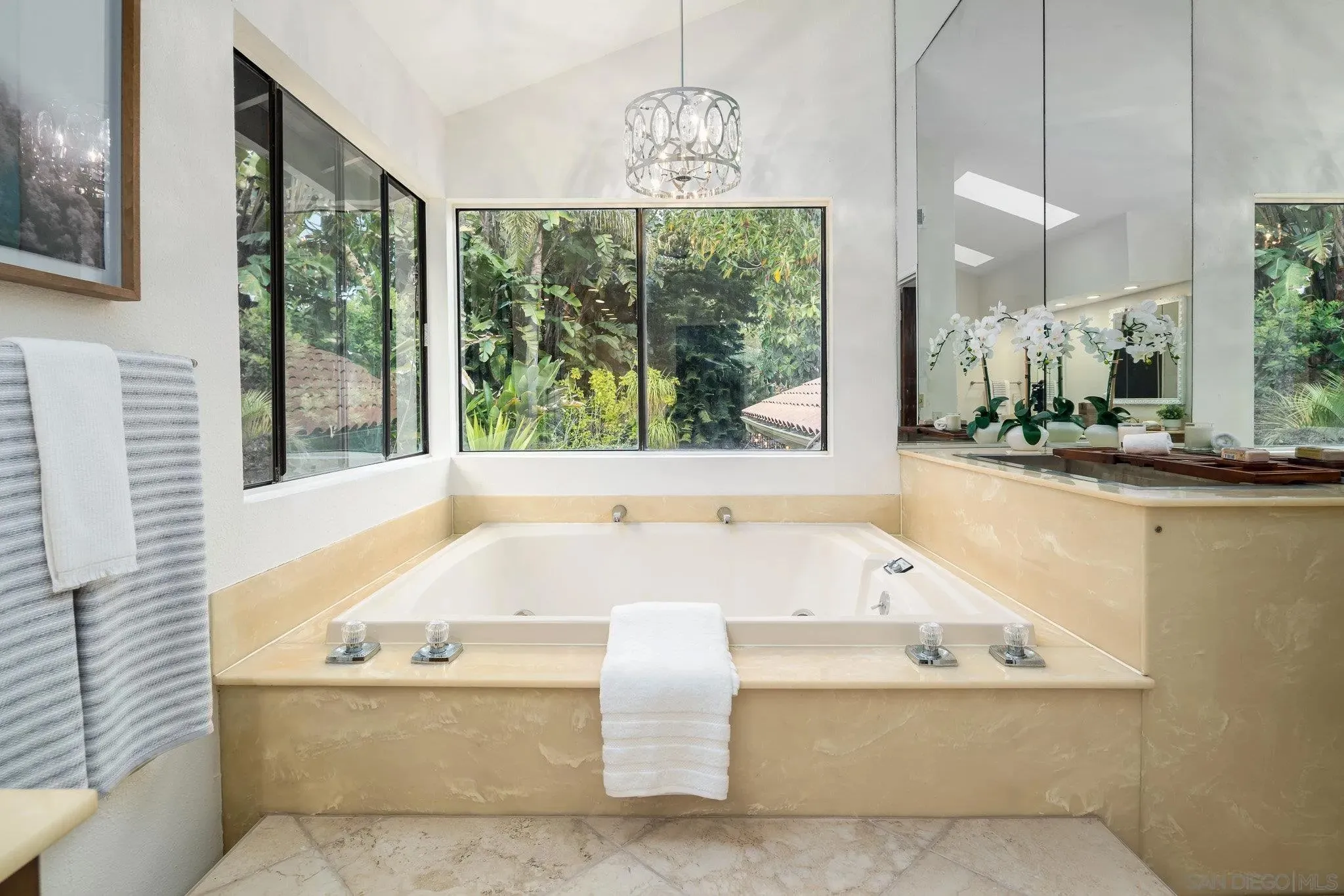 Cardiff, California 92007, United States, 4 Bedrooms Bedrooms, ,3 BathroomsBathrooms,Residential,Active,220514