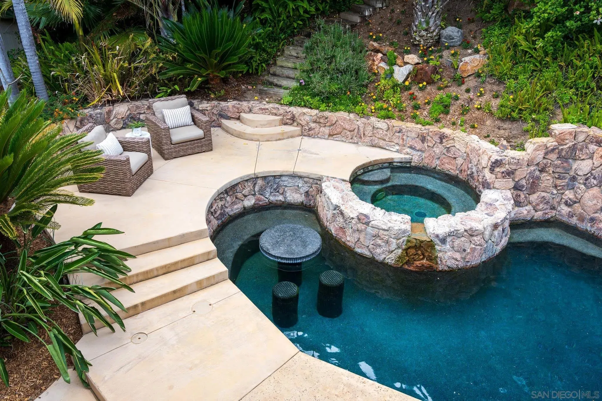 Cardiff, California 92007, United States, 4 Bedrooms Bedrooms, ,3 BathroomsBathrooms,Residential,Active,220514