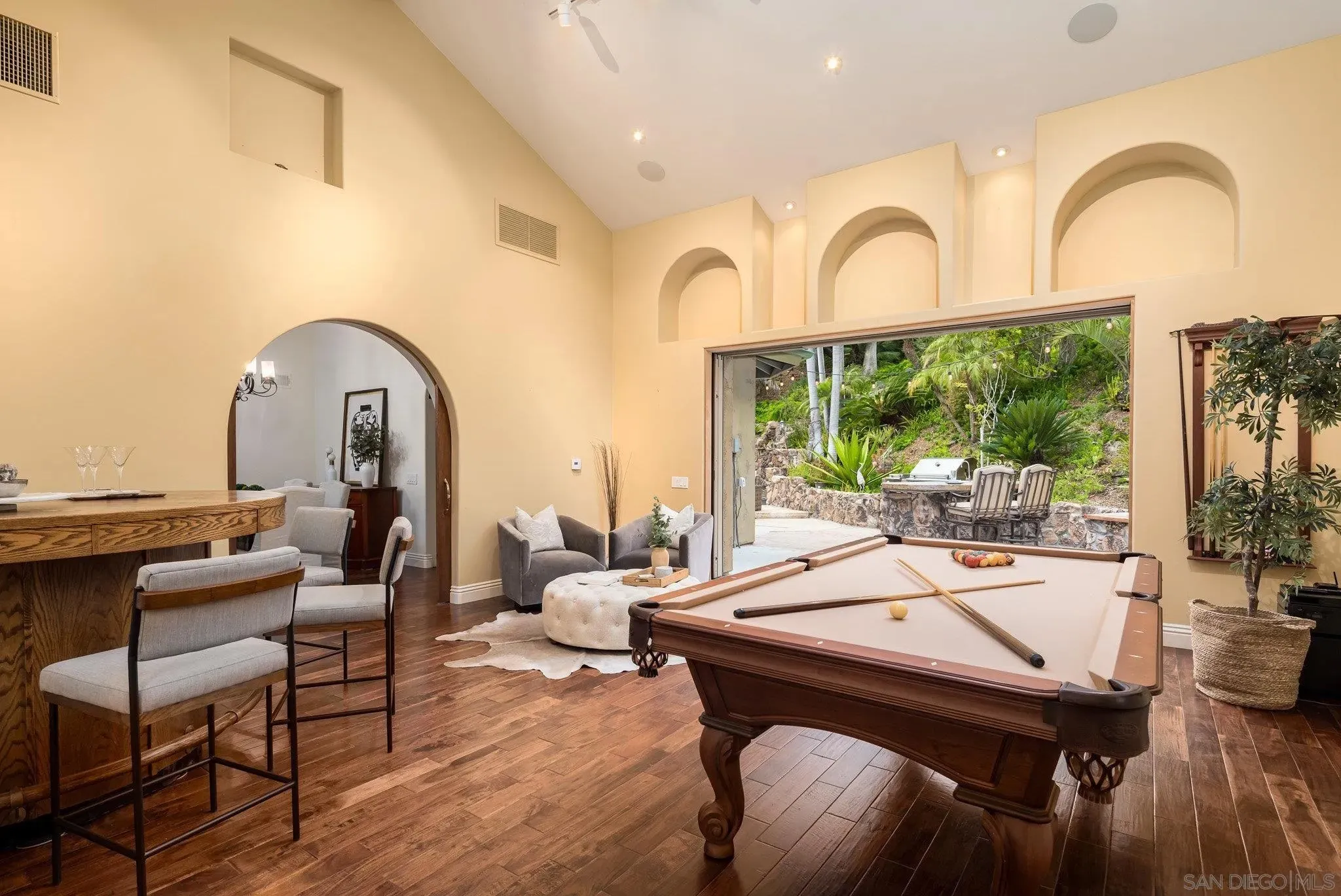 Cardiff, California 92007, United States, 4 Bedrooms Bedrooms, ,3 BathroomsBathrooms,Residential,Active,220514