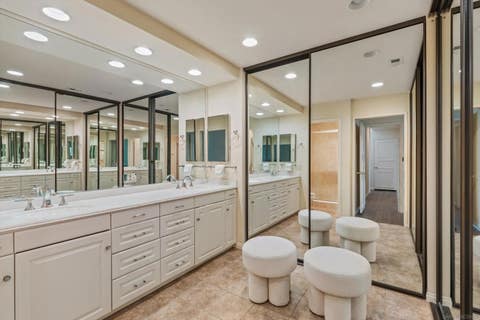 Tiny photo for 6667 La Jolla Scenic Drive South DR, La Jolla, CA 92037 (MLS # 260015355)
