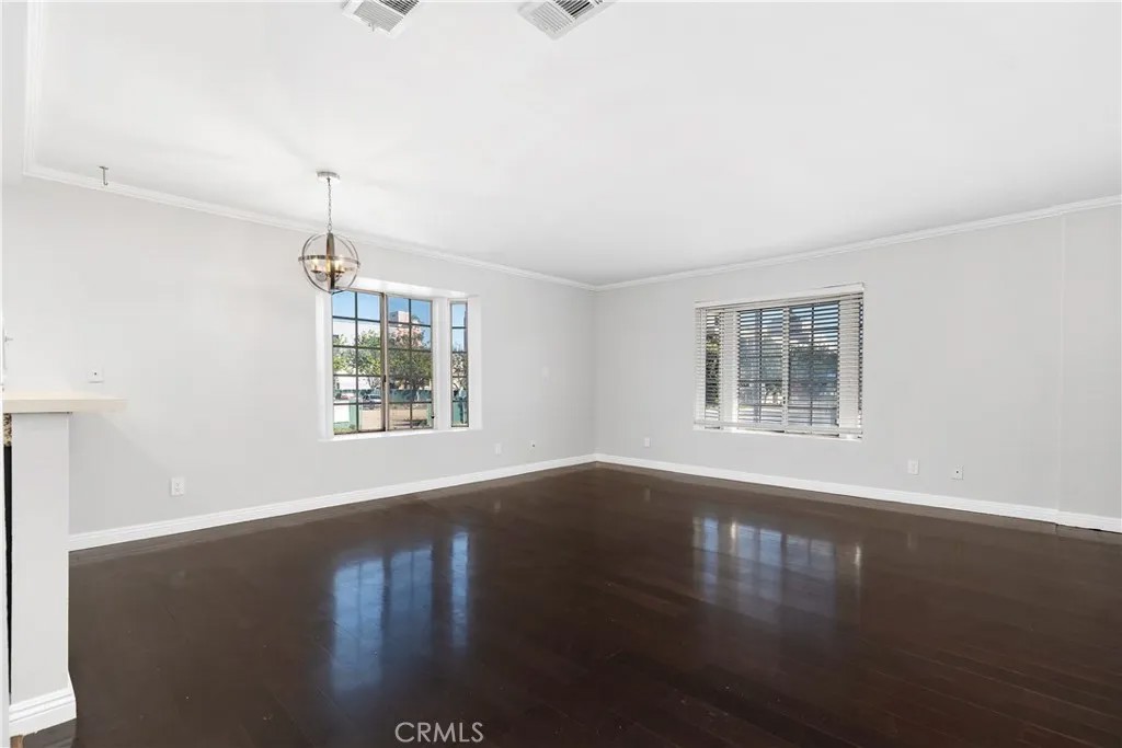941 Elm 16
