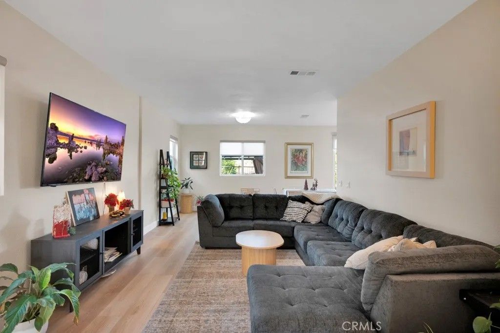 Photo of 20022 Satsuma Cir, Saugus, CA 91350 (MLS # SR25279808)