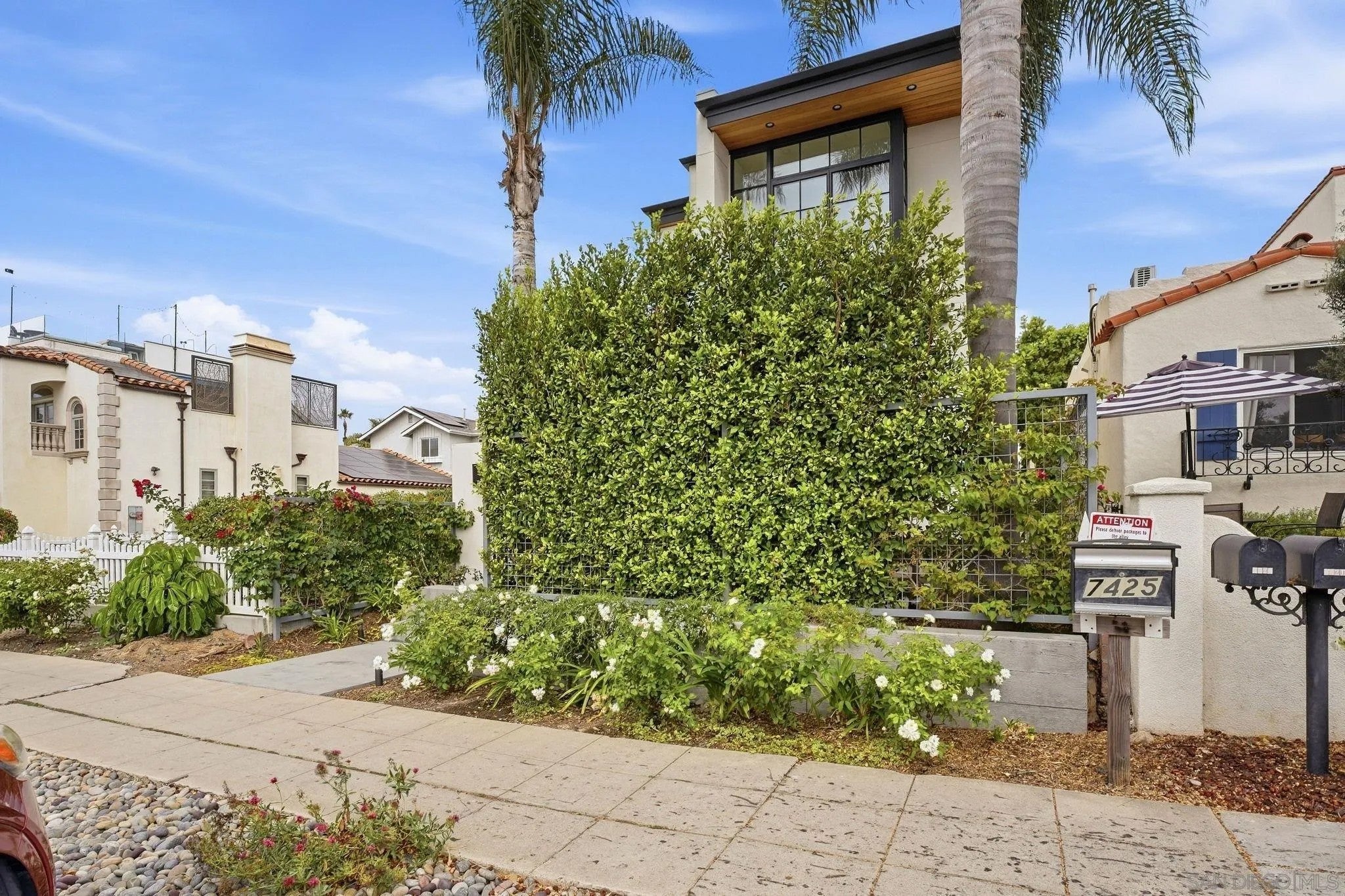 7429-31 Draper Ave