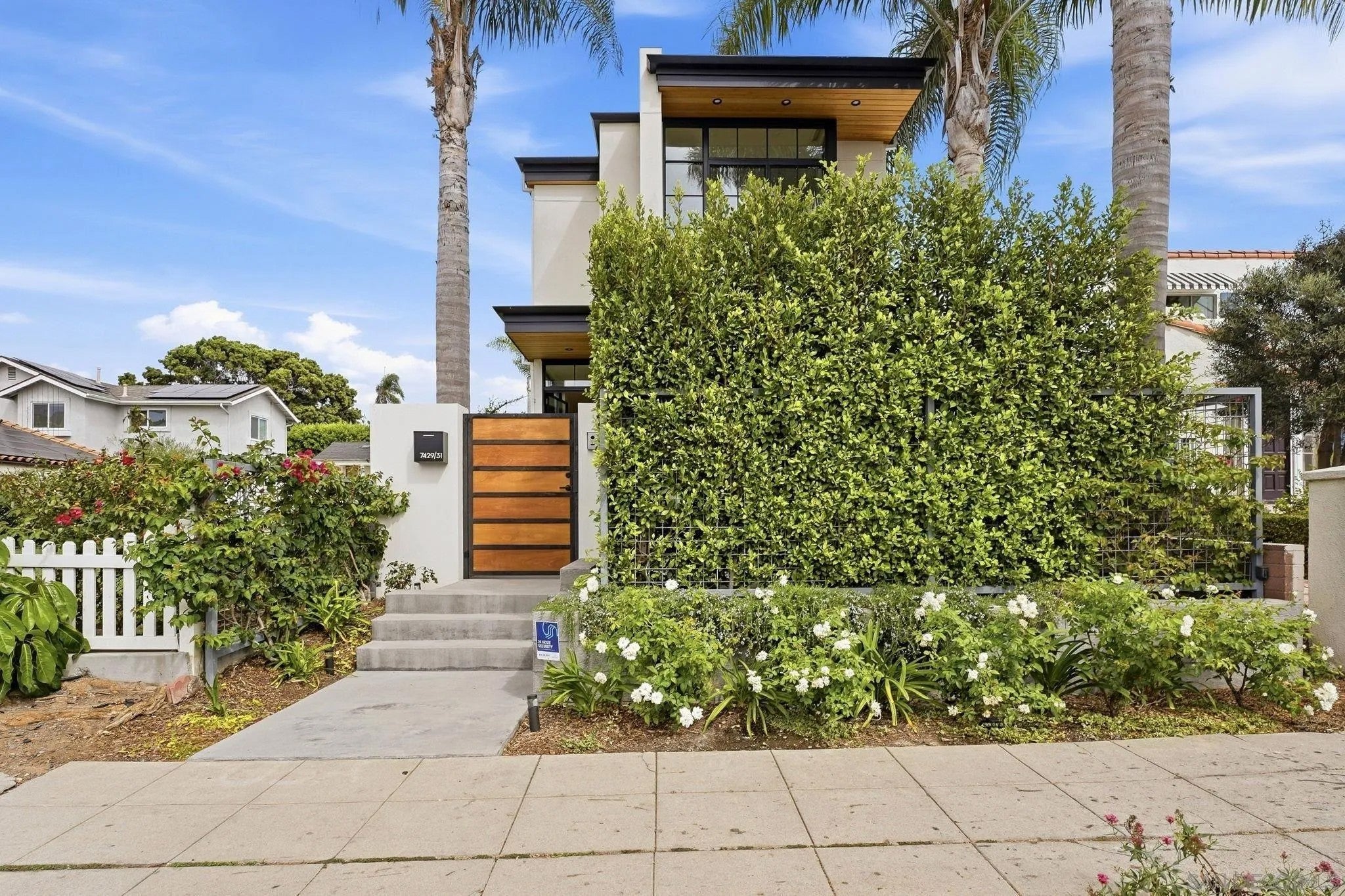 7429-31 Draper Ave