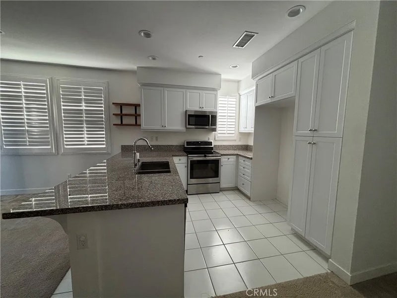 1422 N Harbor