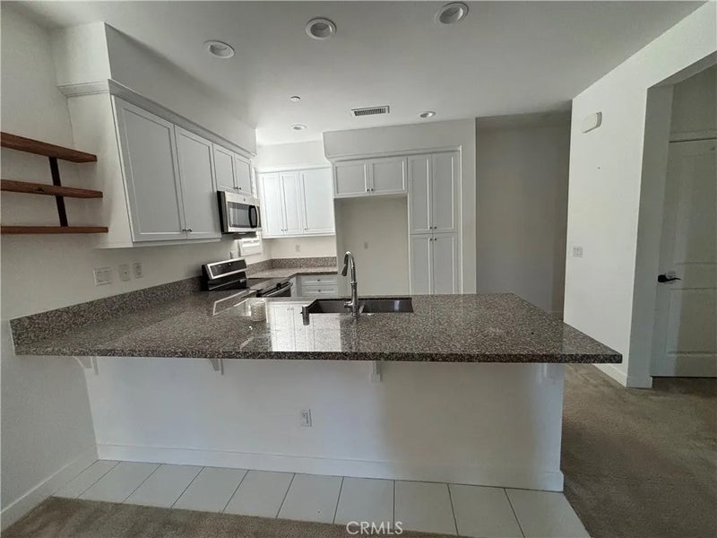 1422 N Harbor