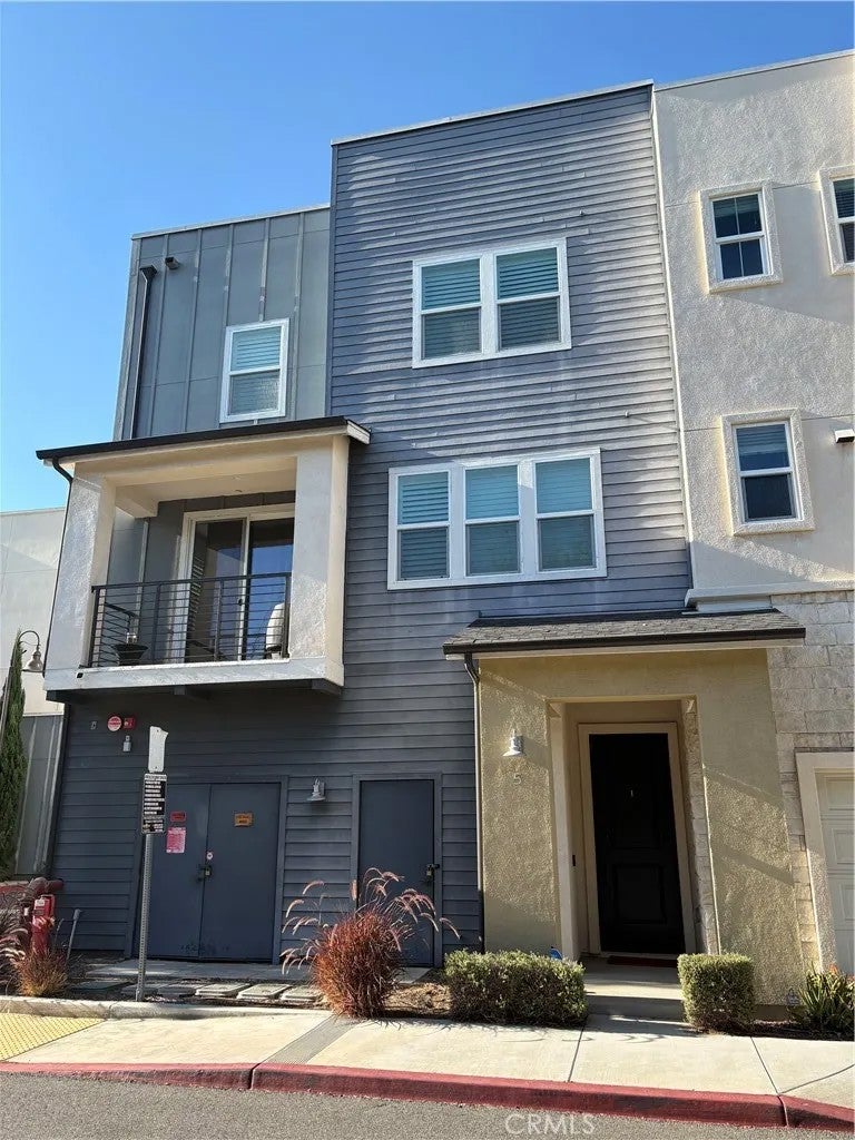 1422 N Harbor