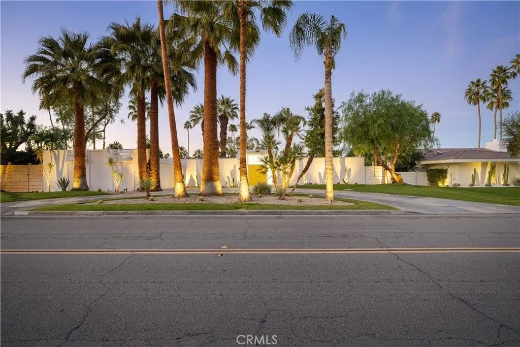 Photo of 76160 Fairway Dr, Indian Wells, CA 92210 (MLS # CV26011688)