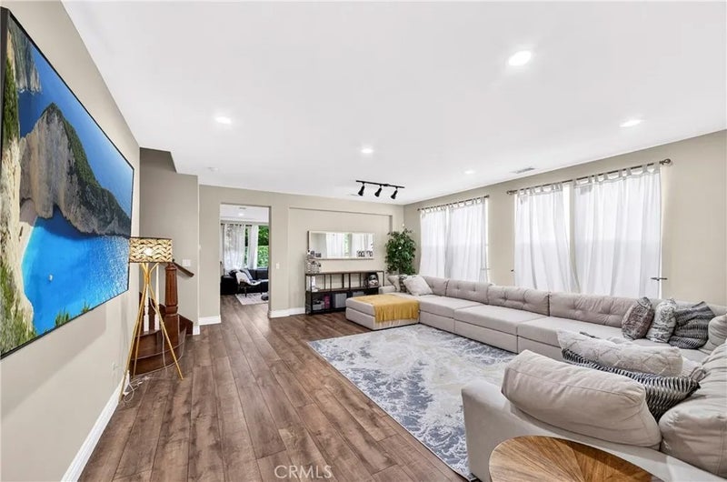 523 S Primrose