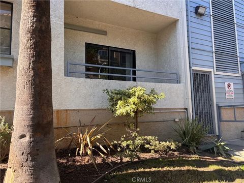 Photo of 720 W 4th St #114, Long Beach, CA 90802 (MLS # DW26010977)