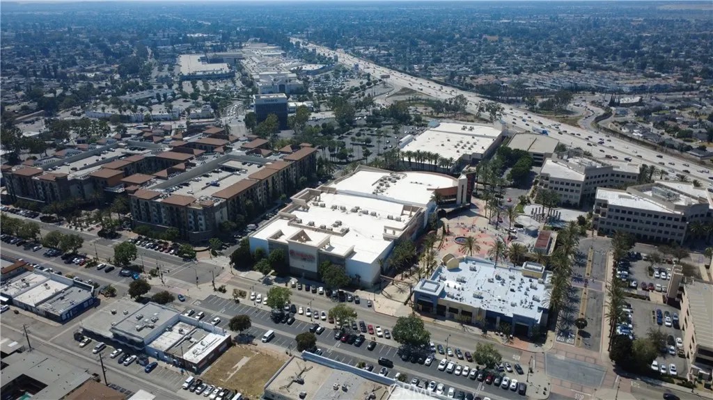 230 S Glendora
