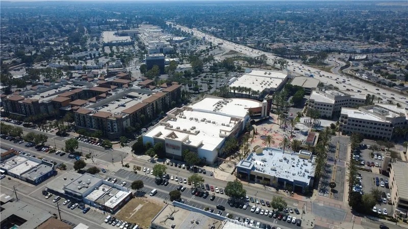 230 S Glendora