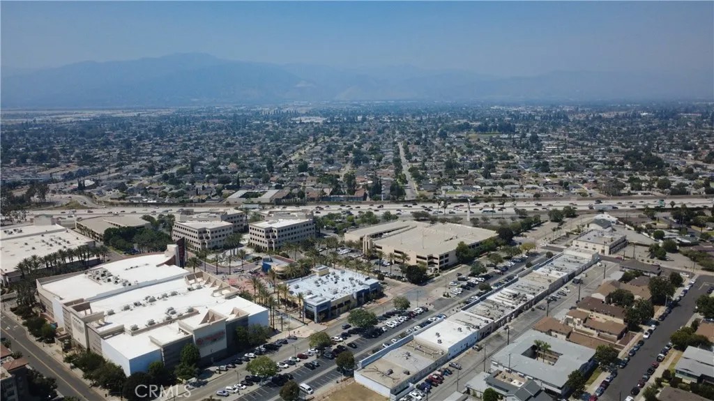 230 S Glendora