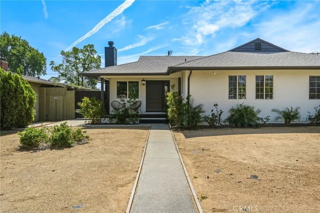 Photo of 17126 San Fernando Mission, Granada Hills, CA 91344 (MLS # DW26069368)