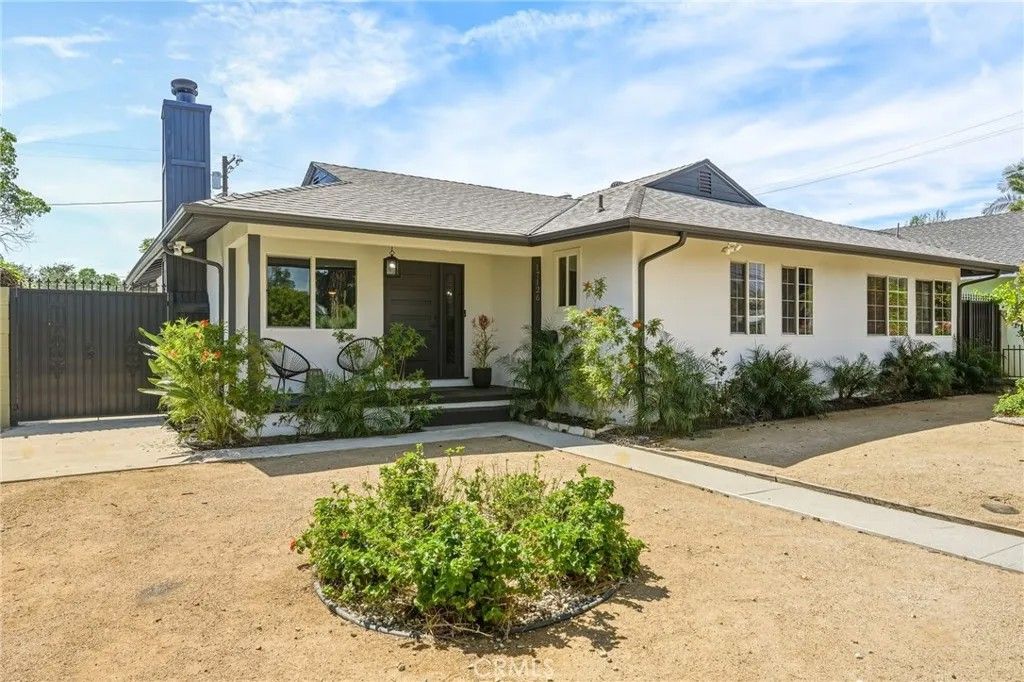 Photo of 17126 San Fernando Mission, Granada Hills, CA 91344 (MLS # DW26069368)