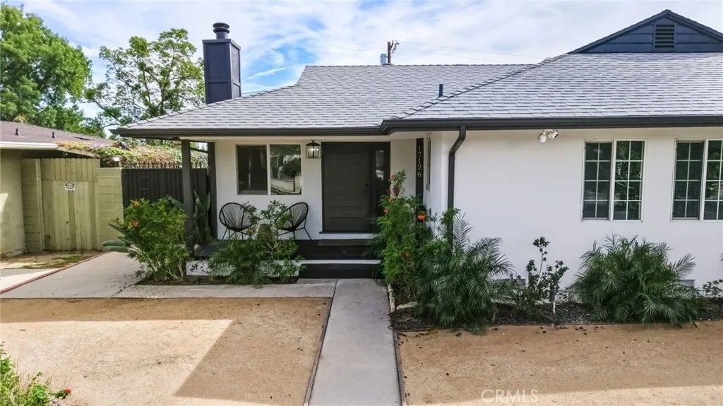 Photo of 17126 San Fernando Mission, Granada Hills, CA 91344 (MLS # DW26069368)