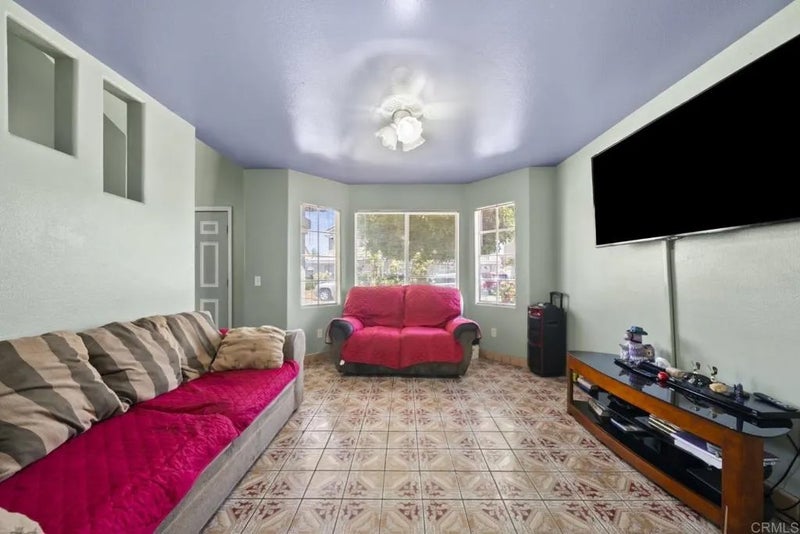 5542 Sun Lane