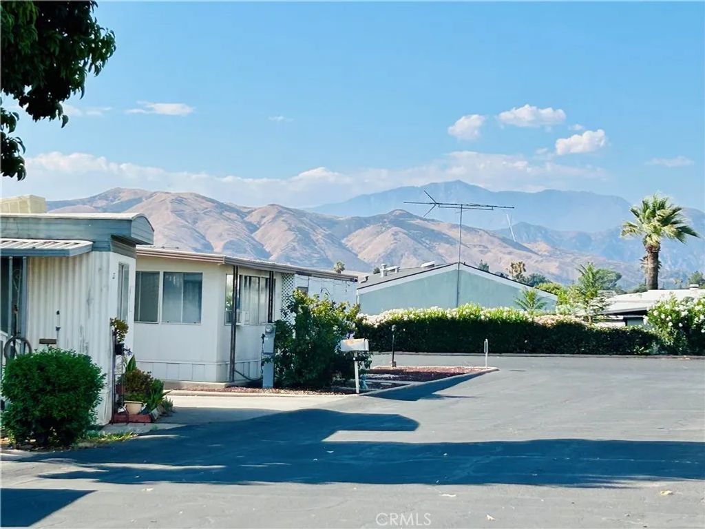 Photo of 12995 6th St #31, Yucaipa, CA 92399 (MLS # SR25272063)