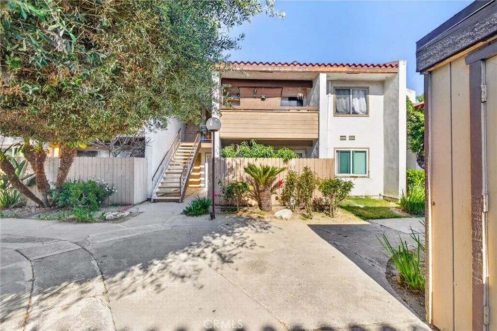 Photo of 2521 W Sunflower AVE #H6, Santa Ana, CA 92704 (MLS # PW26112630)