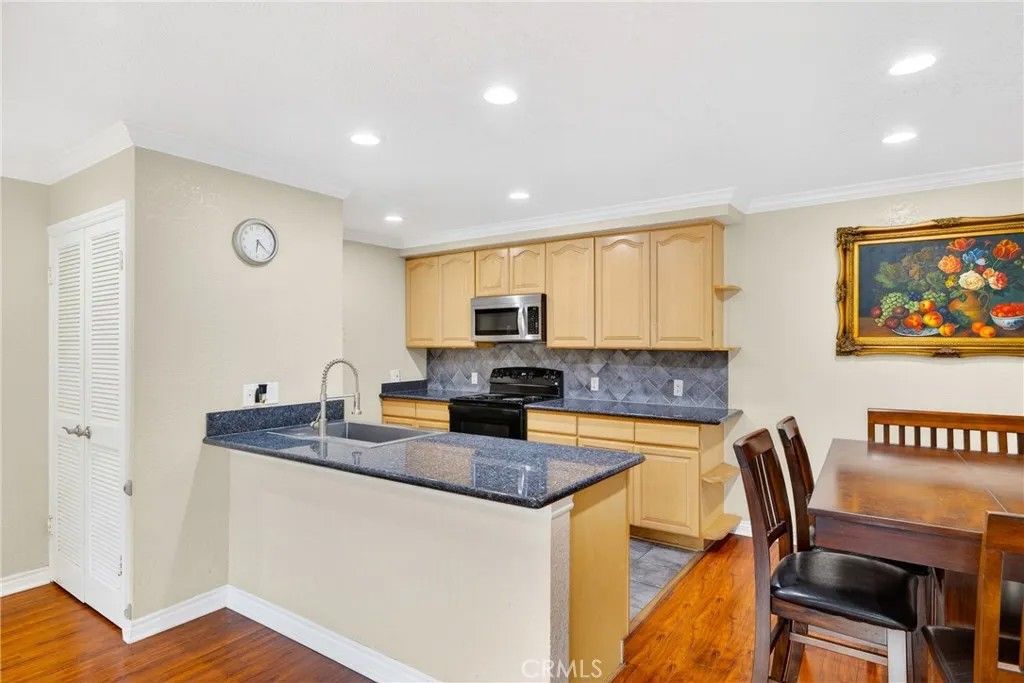 Photo of 2521 W Sunflower AVE #H6, Santa Ana, CA 92704 (MLS # PW26112630)