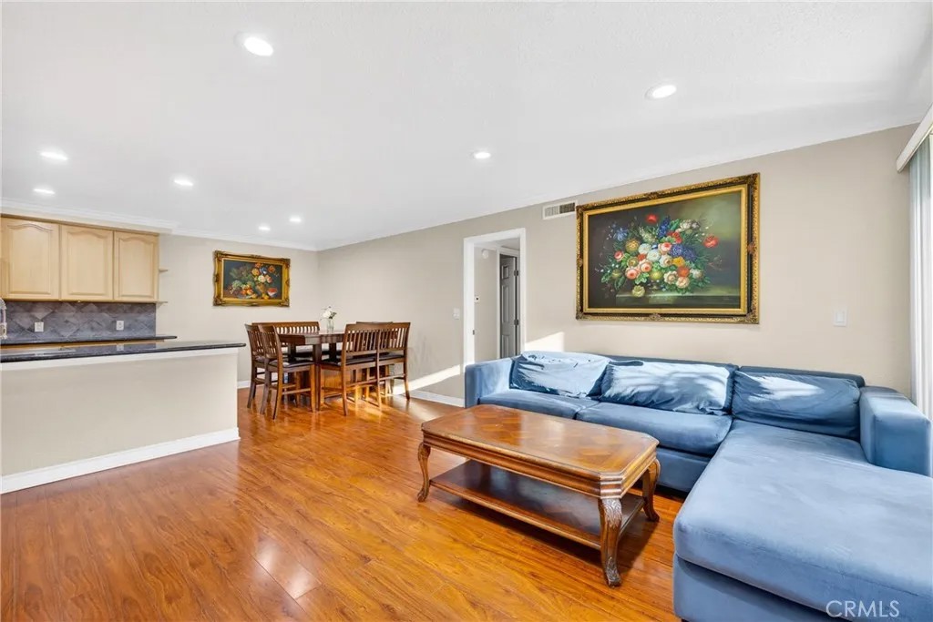 2521 W Sunflower H6