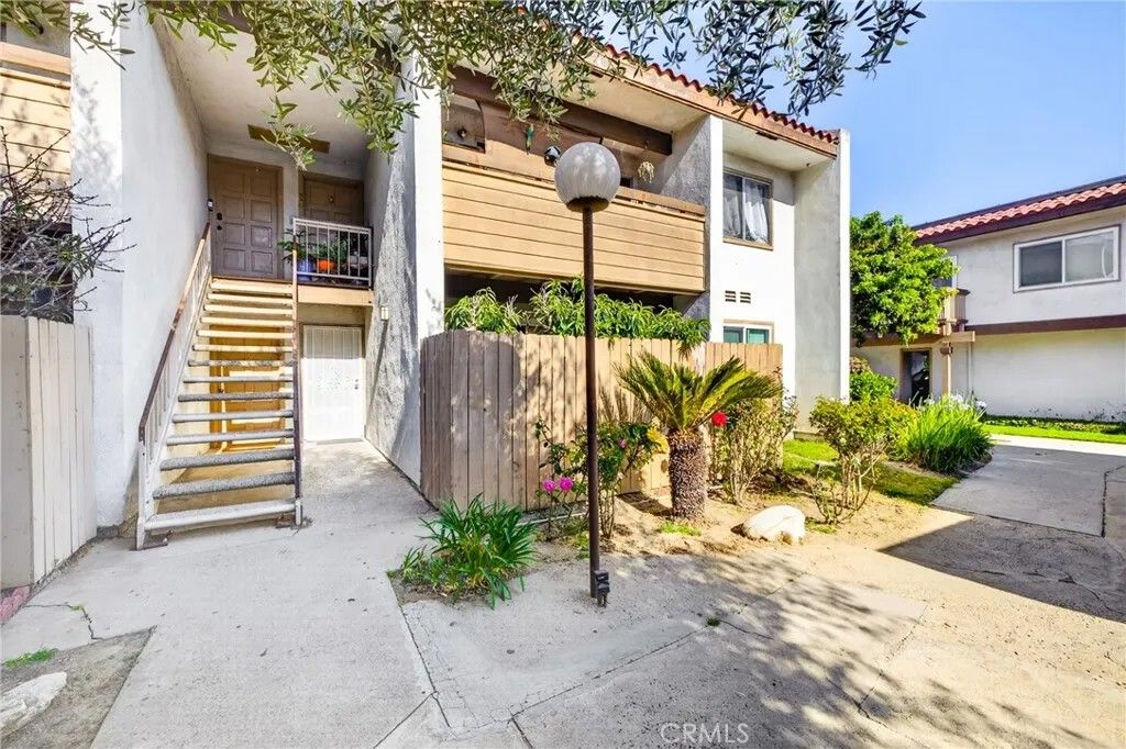 Photo of 2521 W Sunflower AVE #H6, Santa Ana, CA 92704 (MLS # PW26112630)