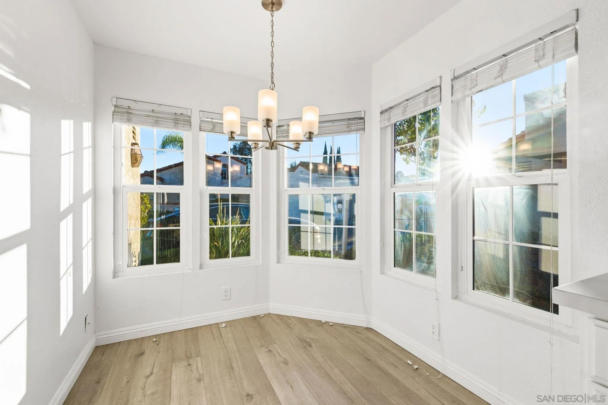 15905 Avenida Villaha 80