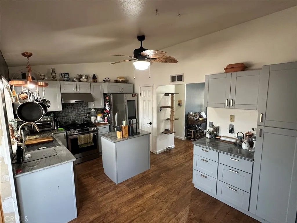 Photo of 14634 Stanford St, Moorpark, CA 93021 (MLS # OC26076844)