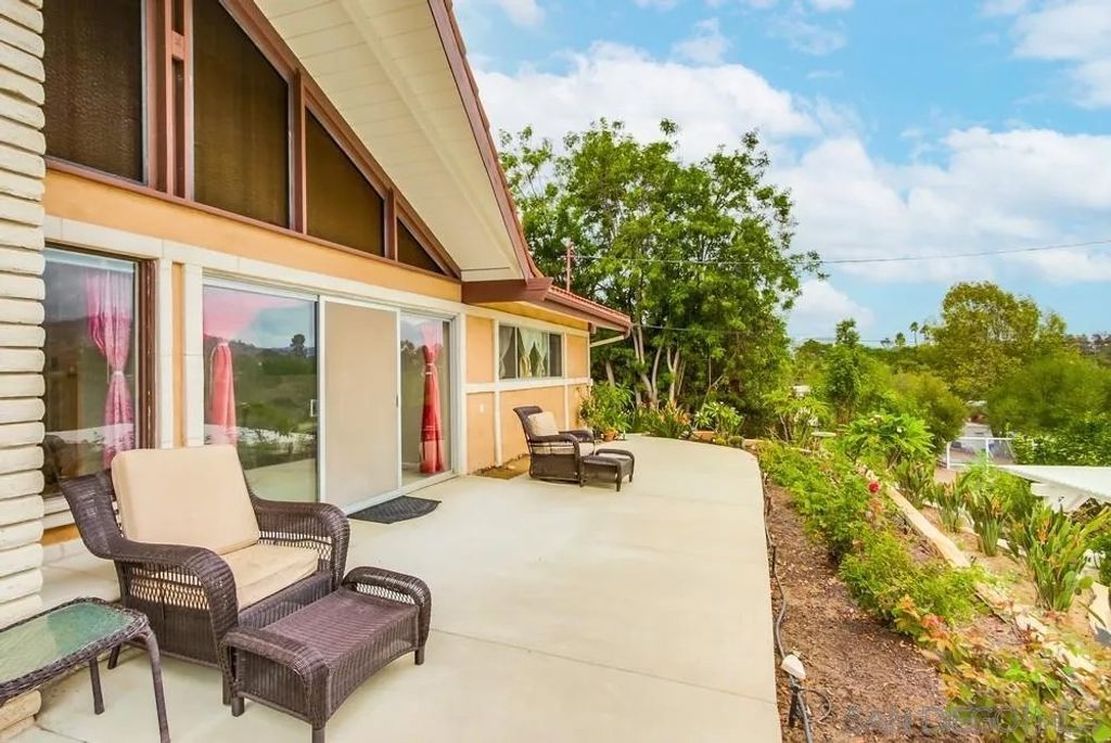Photo of 732 Hamilton Lane, Fallbrook, CA 92028 (MLS # 250041897)