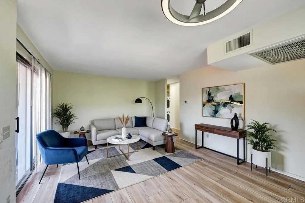 13238 Wimberly Square 194