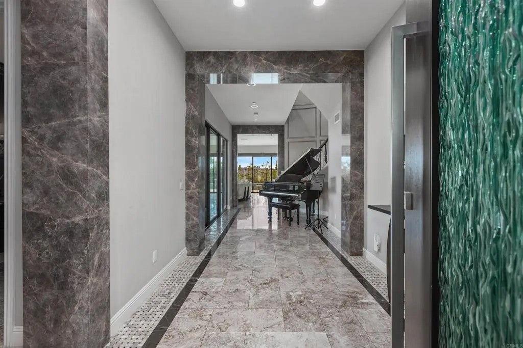 4721 BORDEN COURT