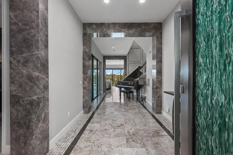 4721 BORDEN COURT