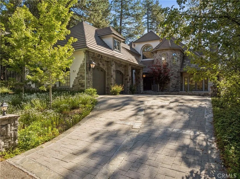 699 Brentwood