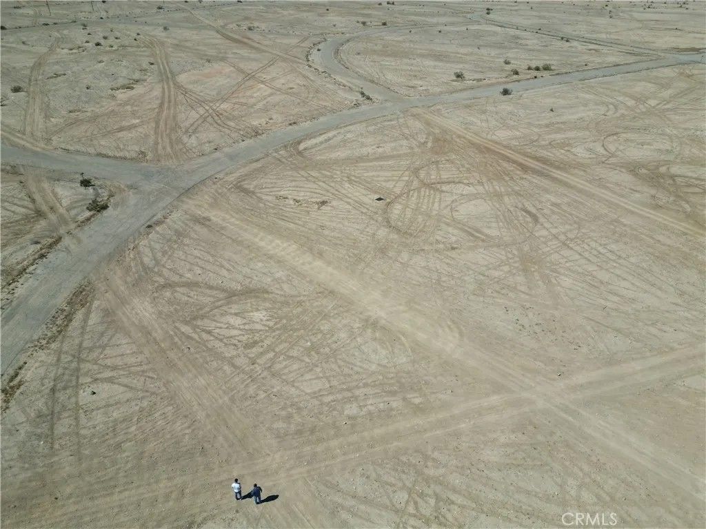 Photo of 2086 Loop Dr, Thermal, CA 92274 (MLS # SW26082882)