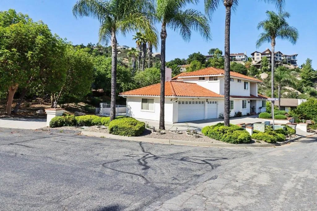 9704 Indian Creek Way