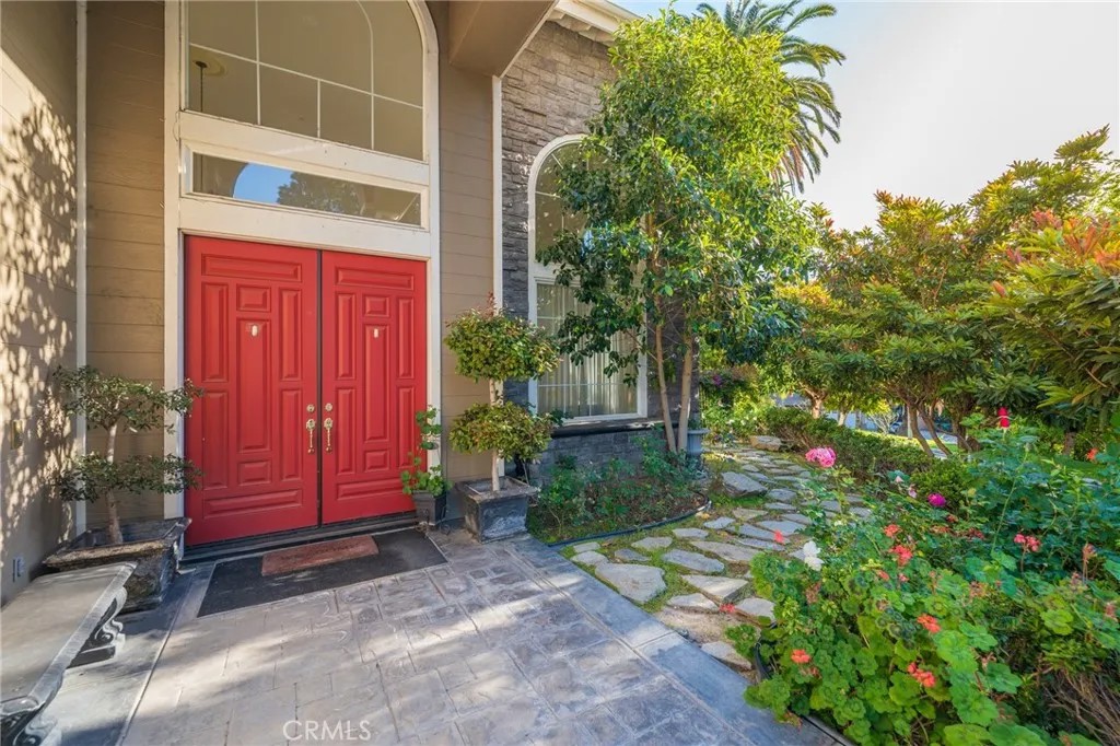 435 S Estate Drive