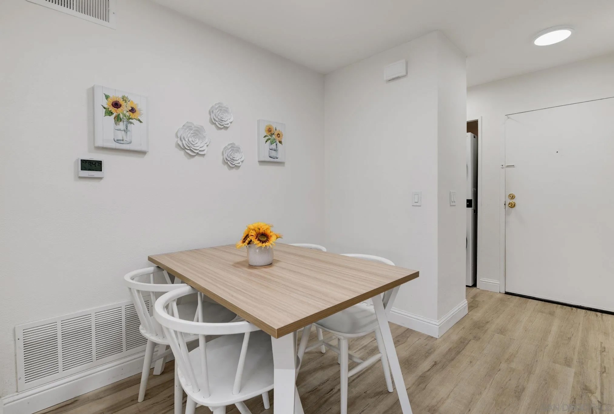 6877 Caminito Mundo 25