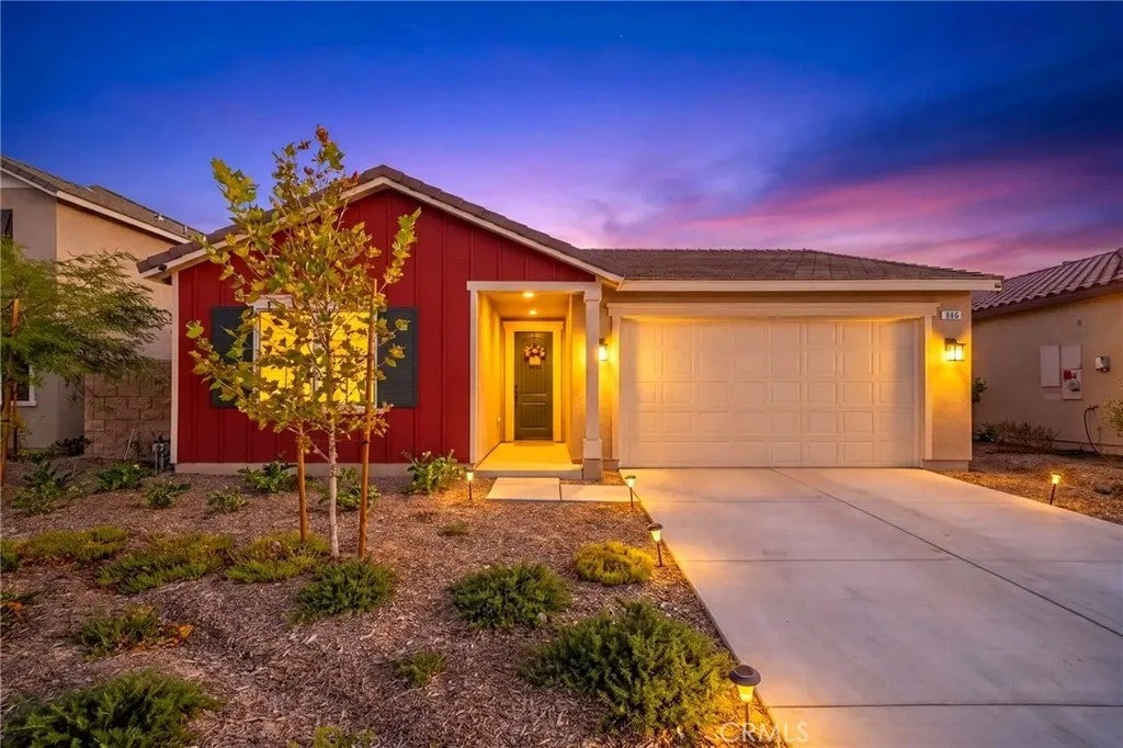 886 Dryden Drive