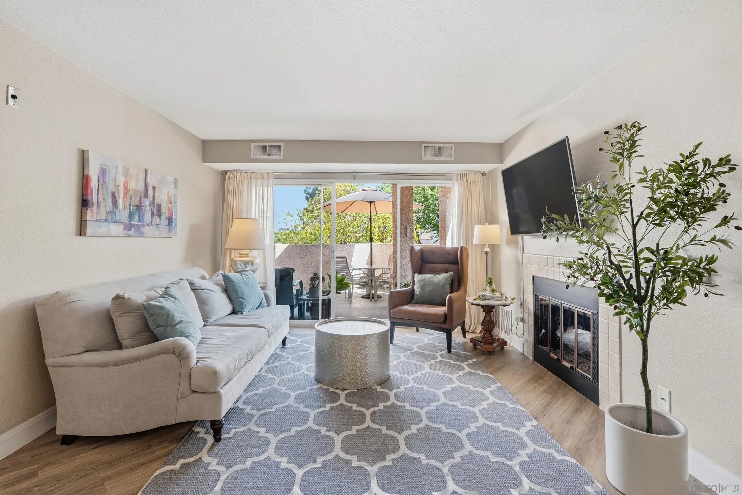 7228 Camino Degrazia 275