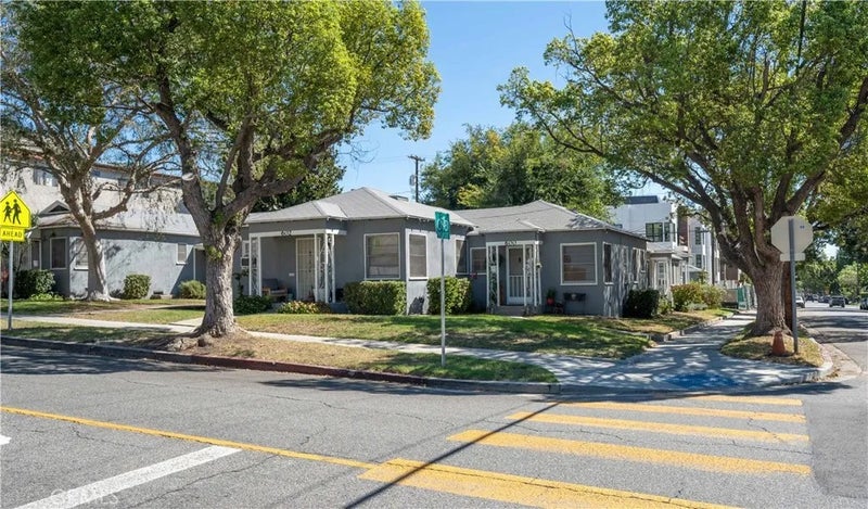 600--606 E Providencia Avenue