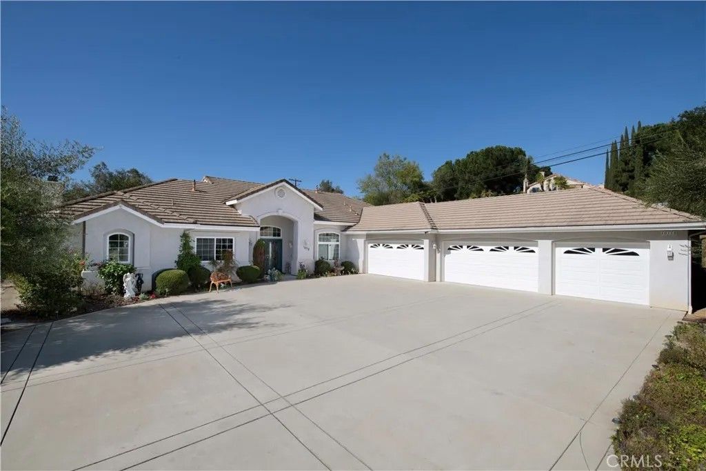 Photo of 10118 Boulder Knolls Drive, Escondido, CA 92026 (MLS # ND26025452)