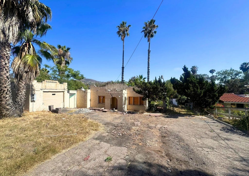 Photo of 3257 Central Ave, San Diego, CA 91977 (MLS # 260013597)