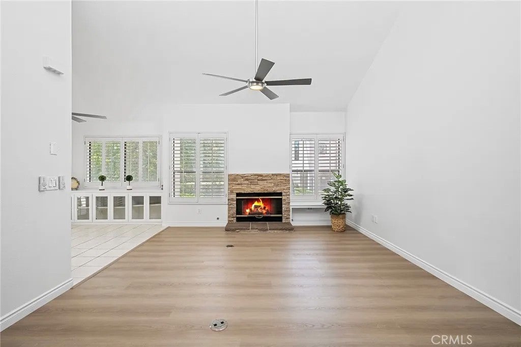 4277 Las Virgenes 1