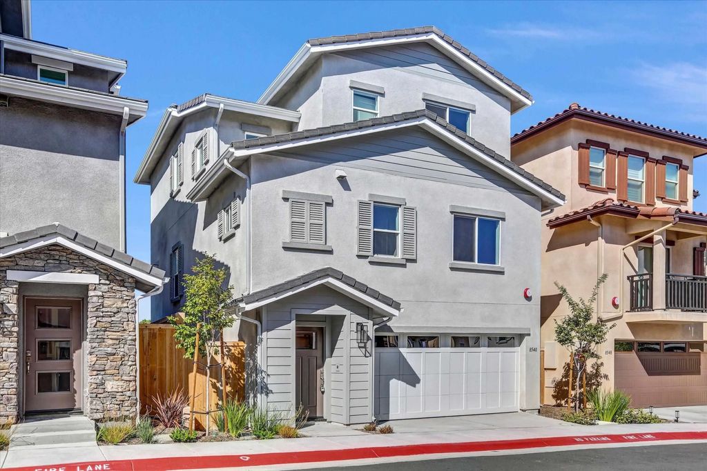 Photo of 8540 Vista Azul Pl, Lemon Grove, CA 91945 (MLS # 250042805)