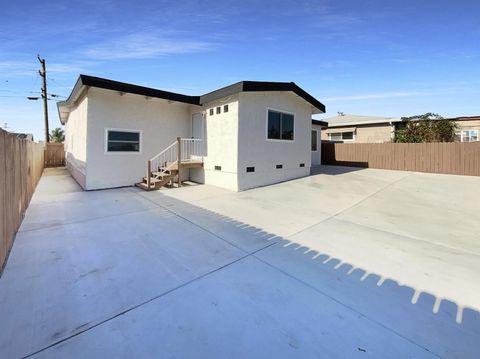 Tiny photo for 5819 Roanoke St, San Diego, CA 92139 (MLS # 250042401)