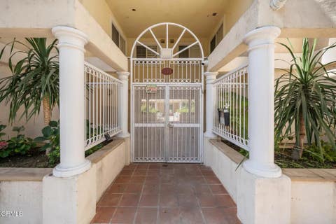 Tiny photo for 530 W Stocker ST #206, Glendale, CA 91202 (MLS # P1-27982)