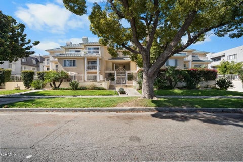 Tiny photo for 530 W Stocker ST #206, Glendale, CA 91202 (MLS # P1-27982)