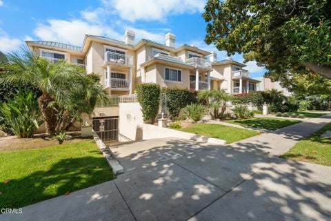 Tiny photo for 530 W Stocker ST #206, Glendale, CA 91202 (MLS # P1-27982)